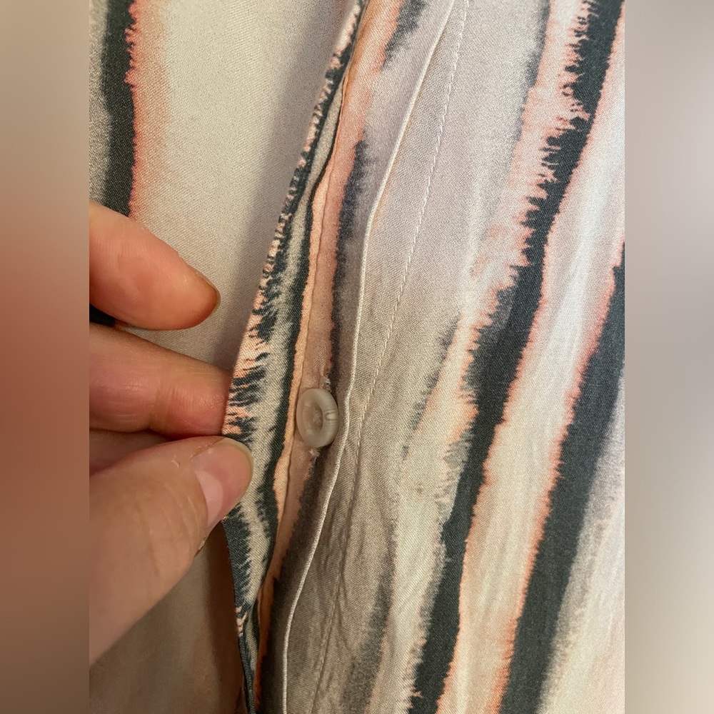 Button down top - Picture 5 of 6